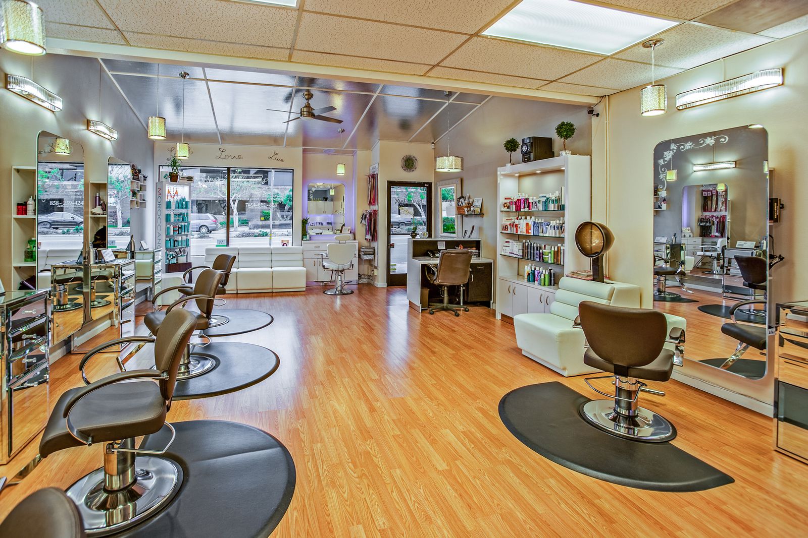 Calm, bright treatment-clinic interior