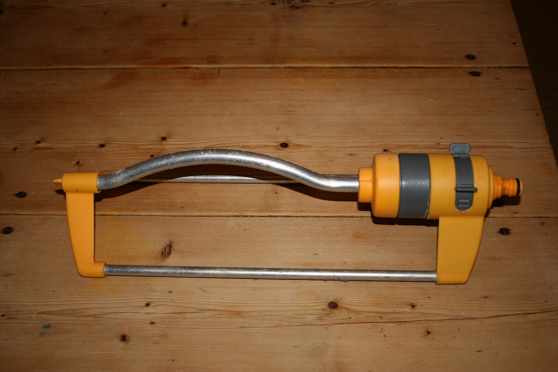 An oscillating sprinkler