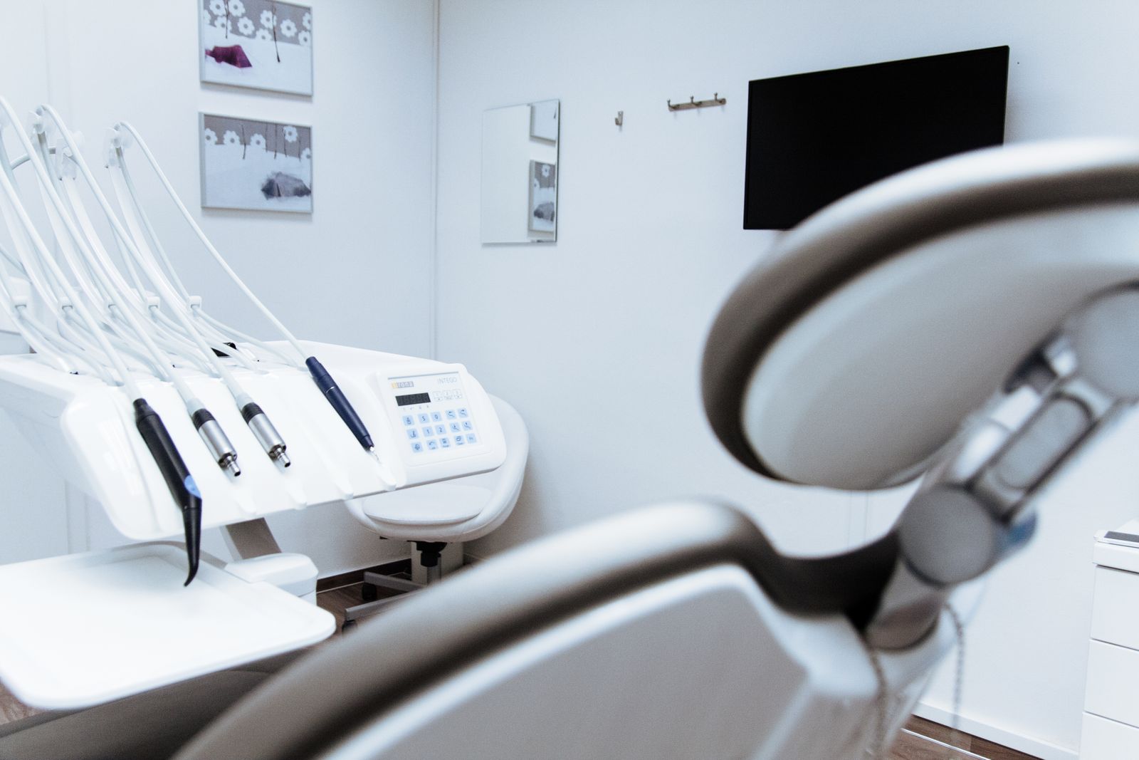 The chair and delivery unit in a treatment room