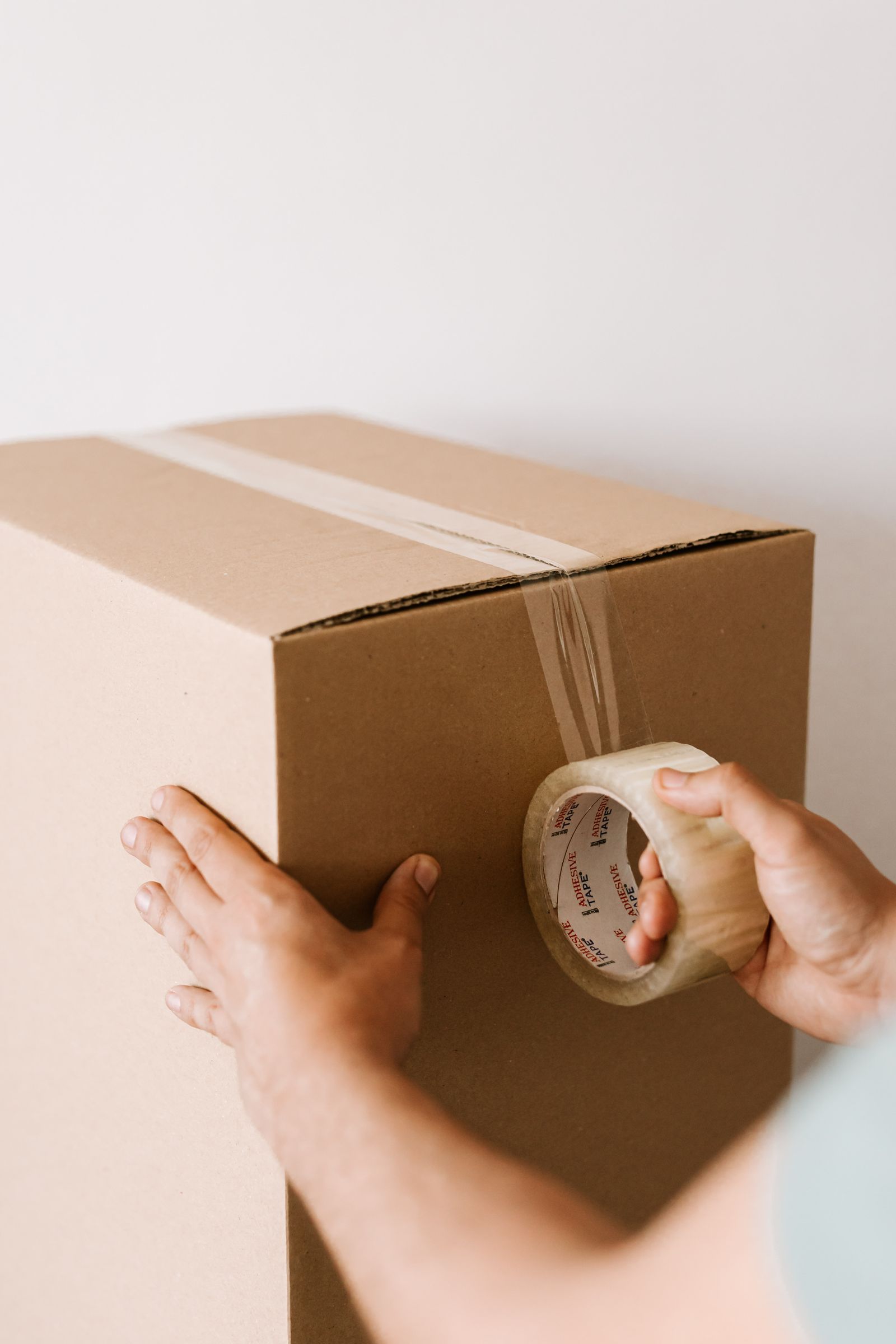 Sealing a moving box