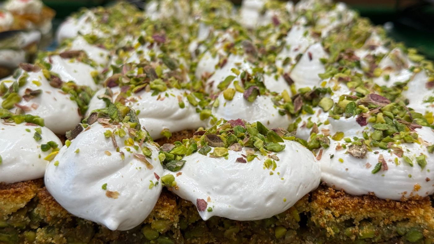 Pistachio cream dessert