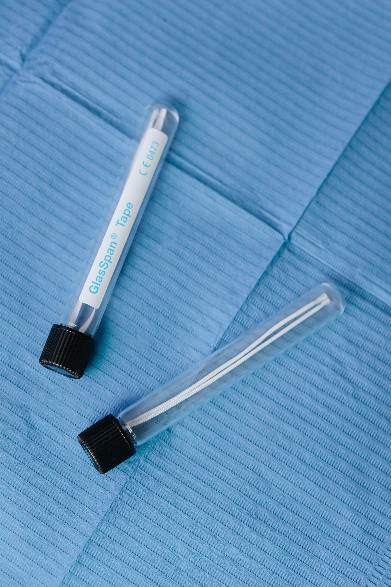 Single-use applicators on a sterile drape